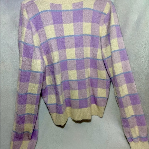 Cyrus Women's Lavender and Cream Plaid Cardigan - Picture 4 of 4